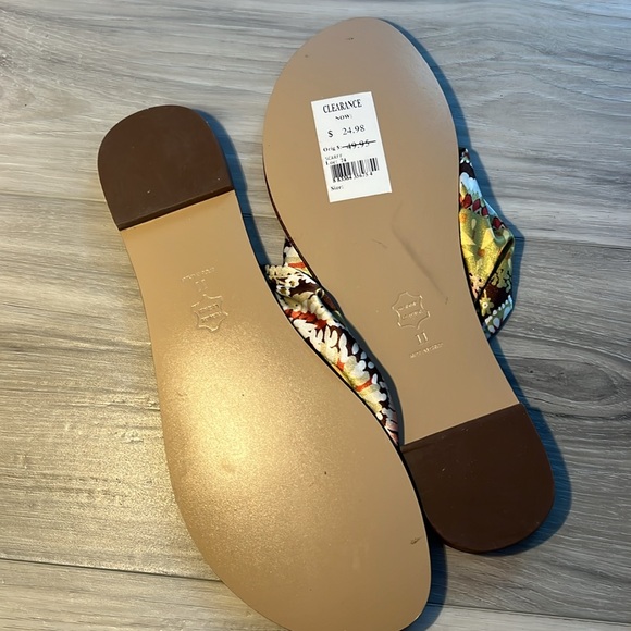 Steve Madden flip flop - Picture 2 of 5